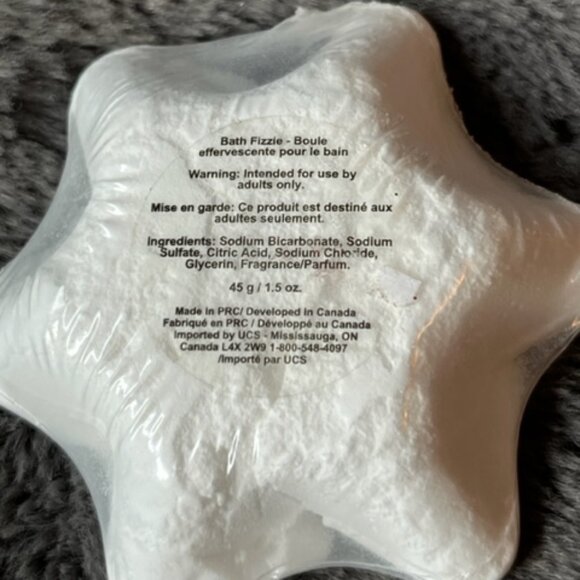 Bath Fizzle Snowflake Shaped Bath Bombs Set of Two - Picture 2 of 5